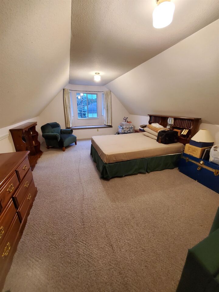 Property Photo: 15499 91A Avenue BC V3R 9X1