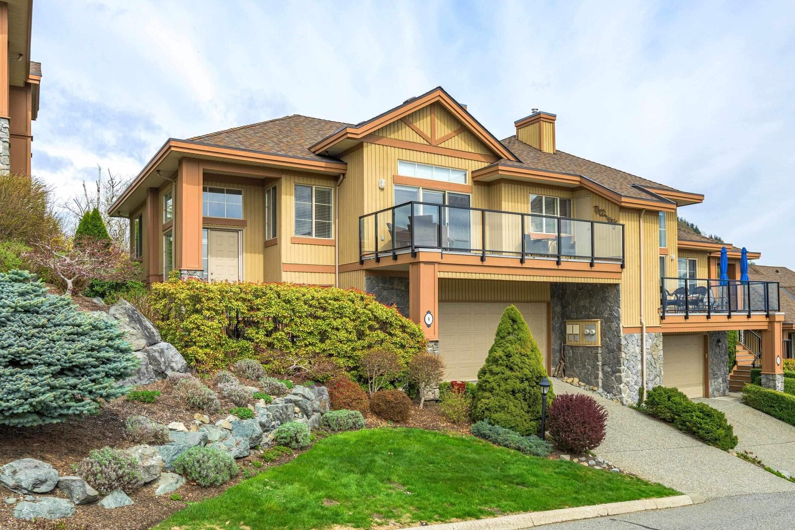 Property Photo: 35931 Empress Drive 9 BC V3G 2M8