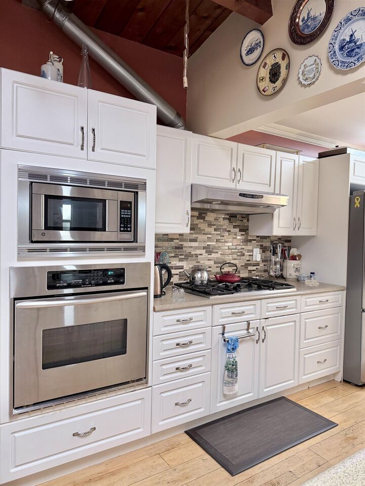 Property Photo: 2139 171 Street BC V3Z 9X6
