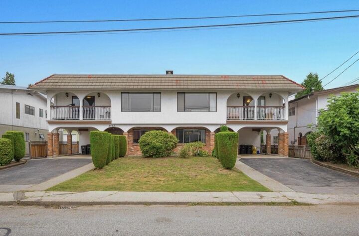 3951 Burke Street — photo 1