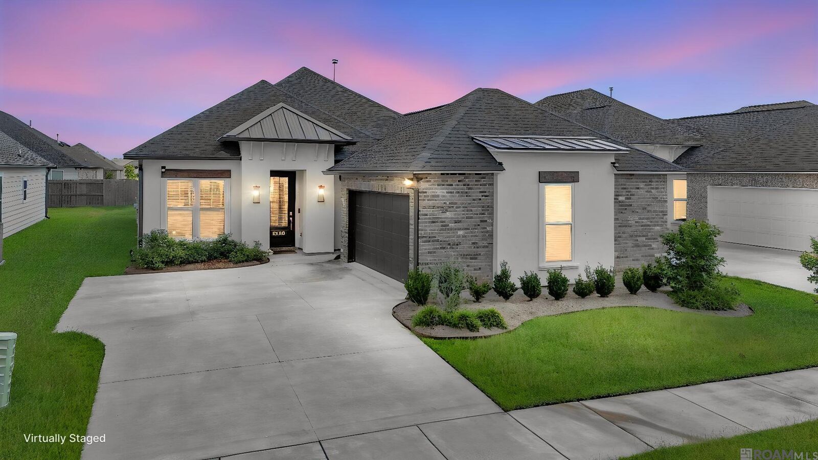 Property Photo: 3109 Creekstone Way LA 70810