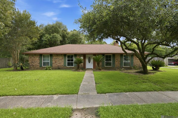 Property Photo: 11180 Worthington Ave LA 70815