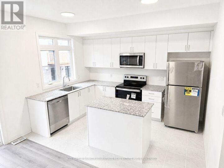 Property Photo:  27 Sidney Rose Common 26  ON L2T 2K1 
