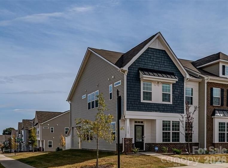 Property Photo:  13905 Castle Nook Drive  NC 28273 