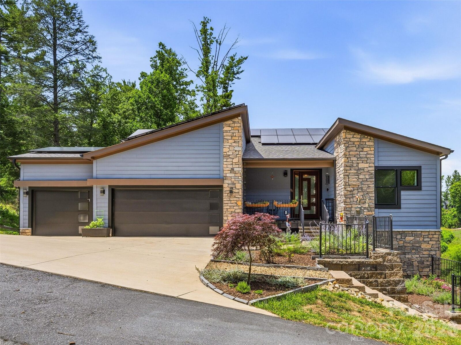 Property Photo:  11 Timber Hill Drive  NC 28748 
