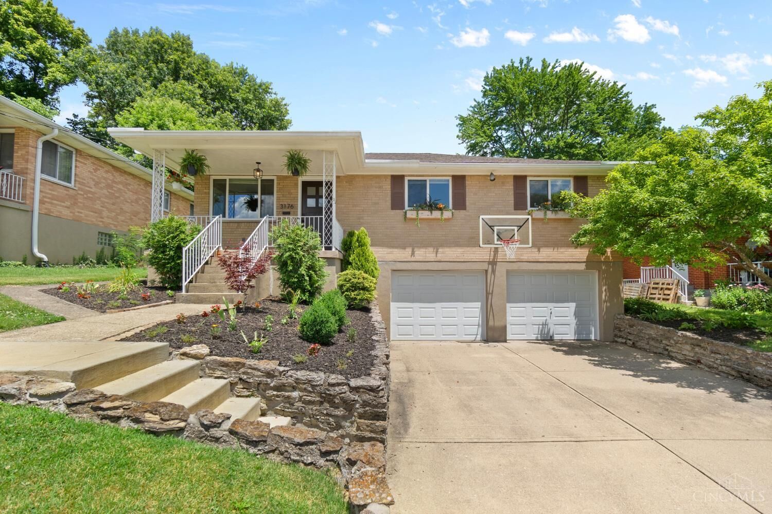 Property Photo:  3176 Dickinson Avenue  OH 45211 