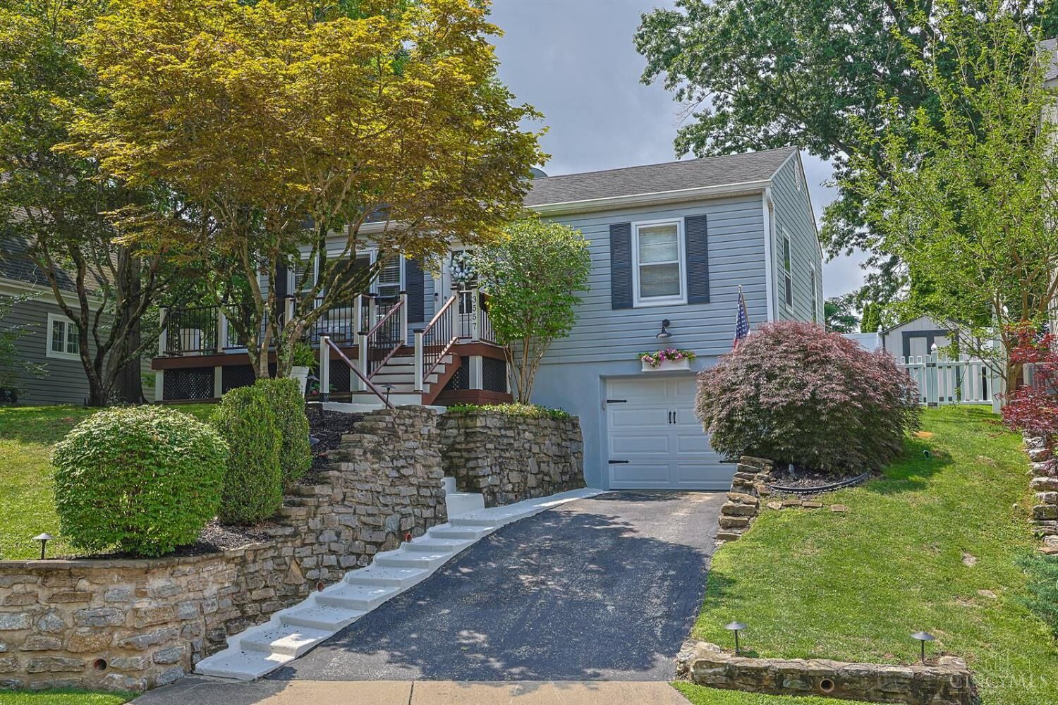Property Photo:  3557 Grandin Road  OH 45226 