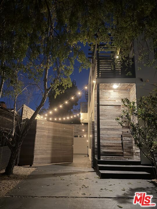 Property Photo:  3256 Cabrillo Blvd  CA 90066 