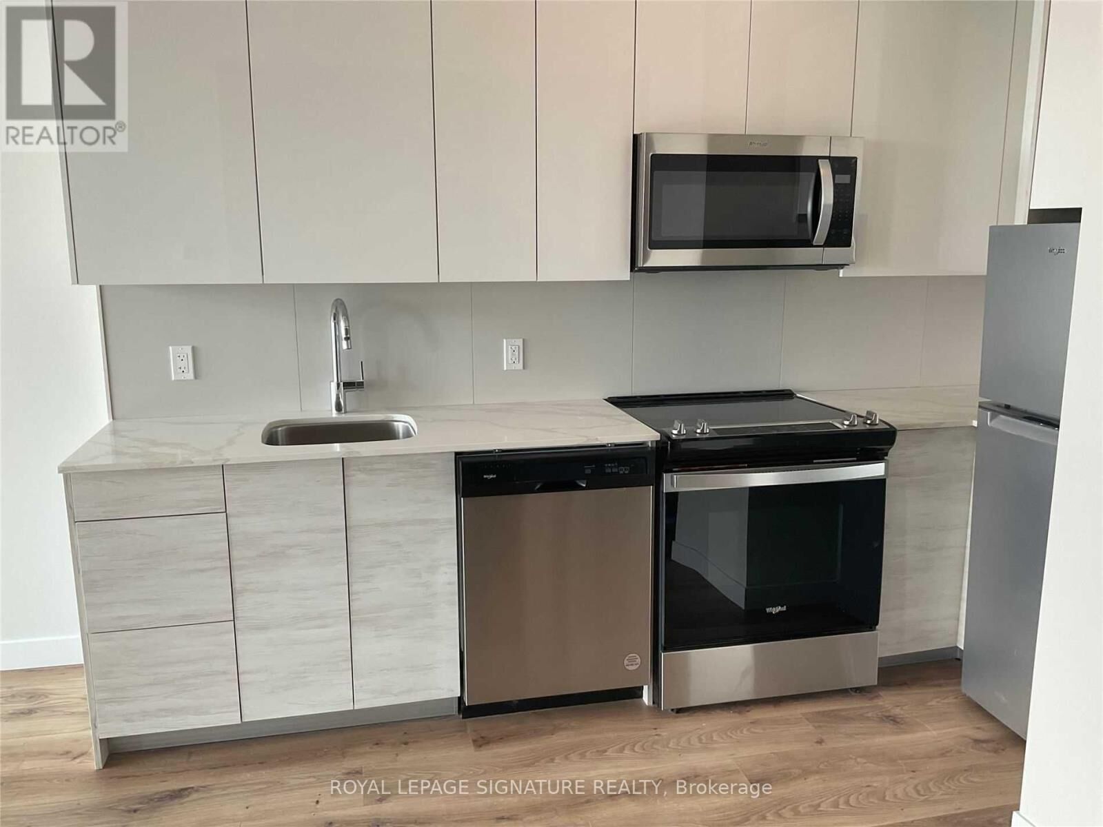 Property Photo:  60 Frederick Street 2811  ON N2H 0C7 