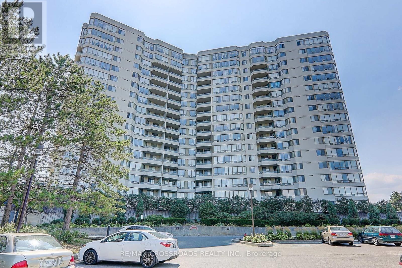 Property Photo:  160 Alton Towers Circle 1612  ON M1V 4X8 