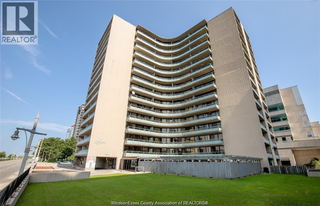 Property Photo:  111 Riverside Drive East 1607  ON N9A 2S6 