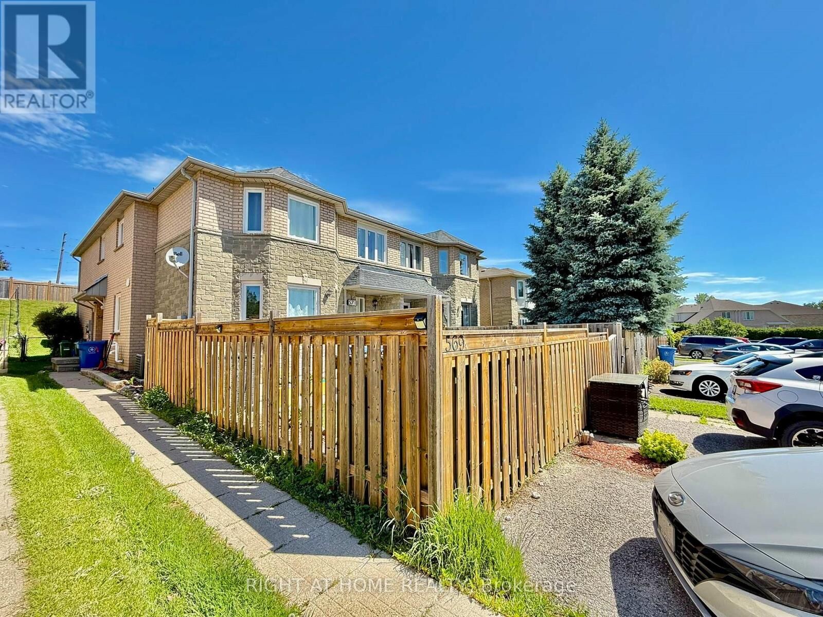 Property Photo:  569 Walpole Crescent  ON L3X 2B5 