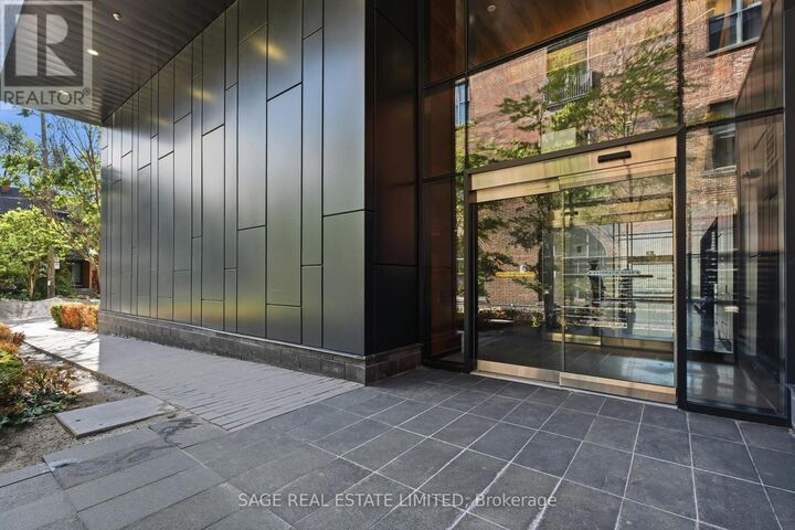 Property Photo: 383 Sorauren Avenue 706 ON M6R 2G5