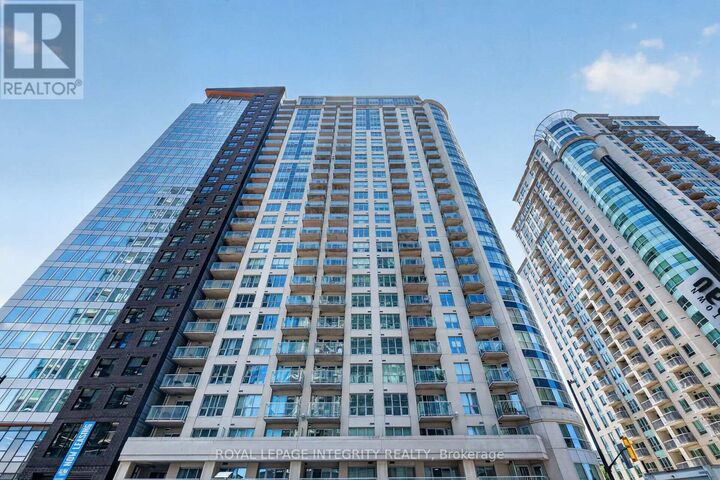 Property Photo:  242 Rideau Street 2505  ON K1N 0B7 