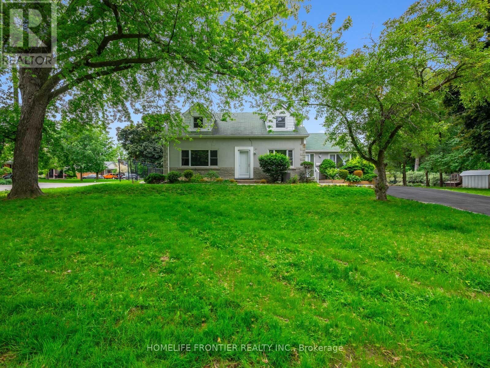Property Photo:  12 Gibson Avenue 2  ON M9V 2S6 