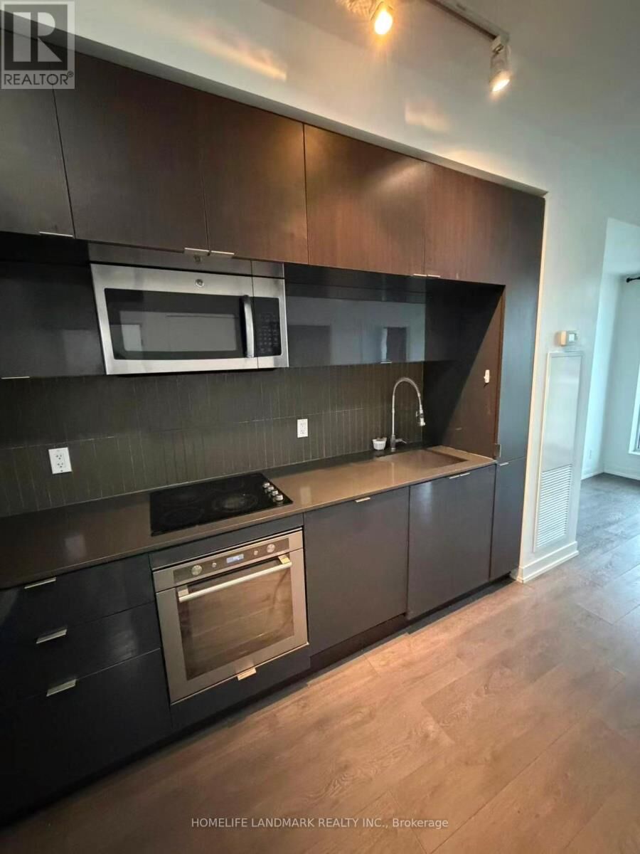 Property Photo: 28 Avondale Avenue 503 ON M2N 0K2