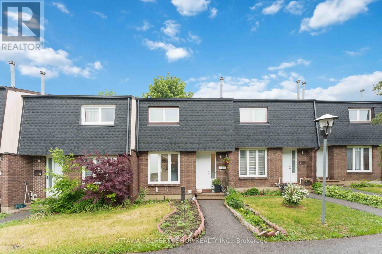 Property Photo: 3333 McCarthy Road 32 ON K1V 9X5