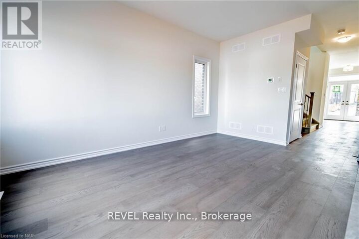 Property Photo:  77 Renfrew Trail Upper  ON L3C 0K2 
