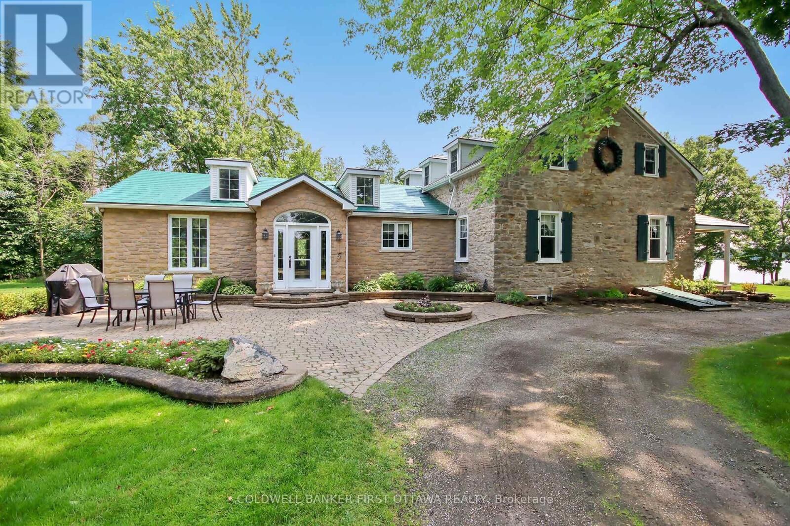 Property Photo:  100 Loch End Road  ON K7C 0S9 