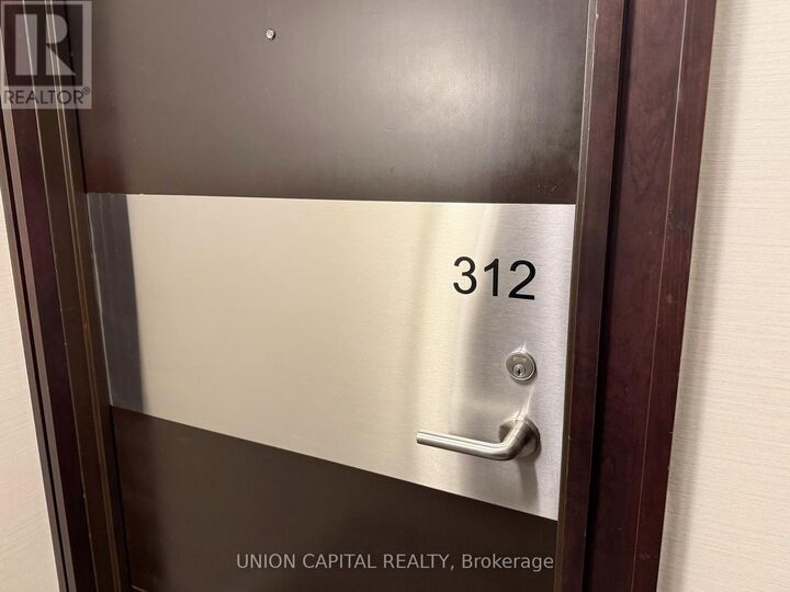 Property Photo:  825 Church Street 312  ON M4W 3Z4 