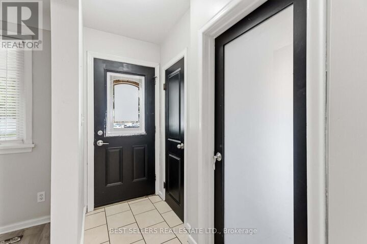 Property Photo: 88 Rykert Street ON L2S 1Z6