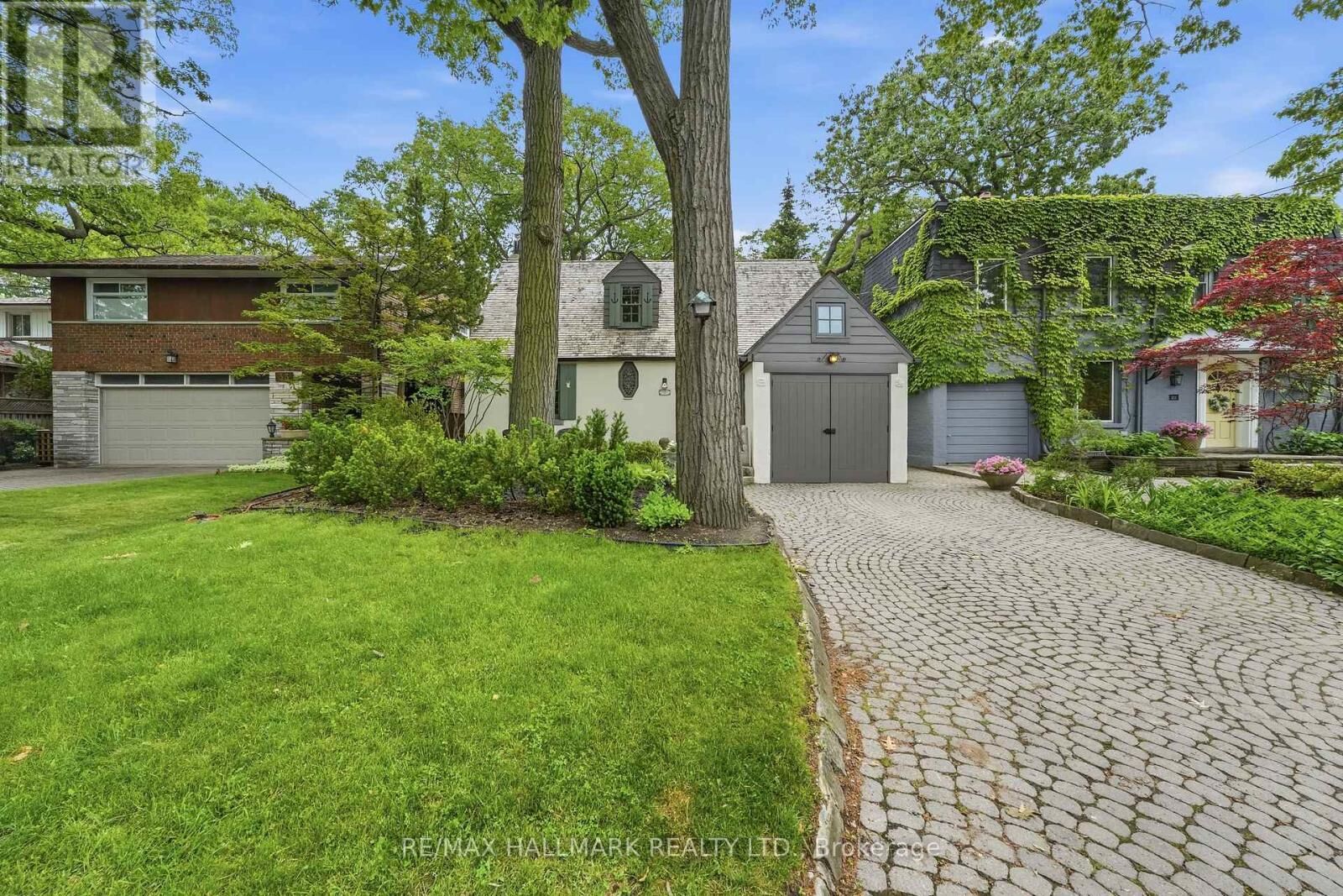 Property Photo: 31 Glen Oak Drive ON M4E 1Y4