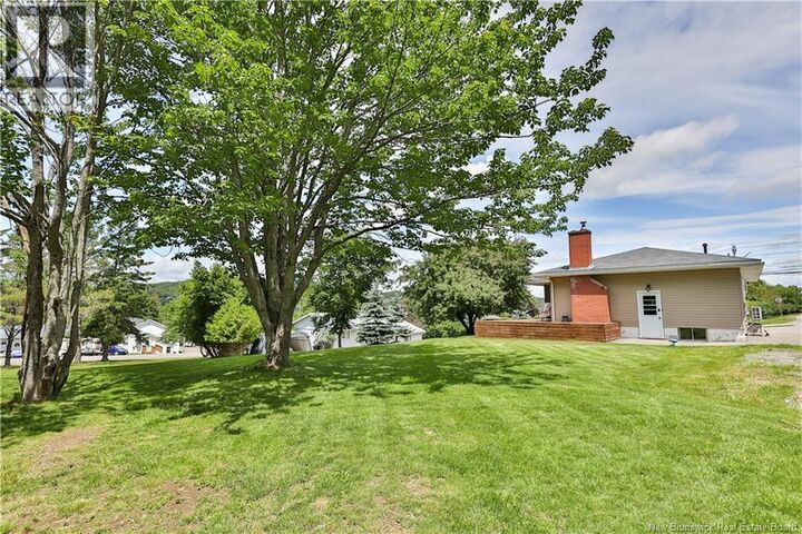 Property Photo:  18 Quispamsis Road  NB E2E 1M2 