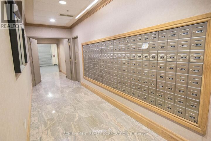Property Photo:  185 Oneida Crescent 1115  ON L4B 0B1 