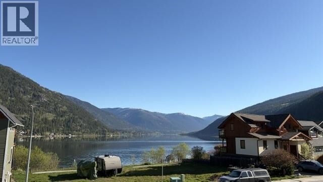 1013 Sproat Drive — photo 1