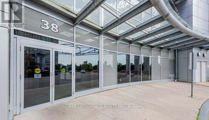 Property Photo:  38 Lee Centre Drive 3212  ON M1H 3J7 