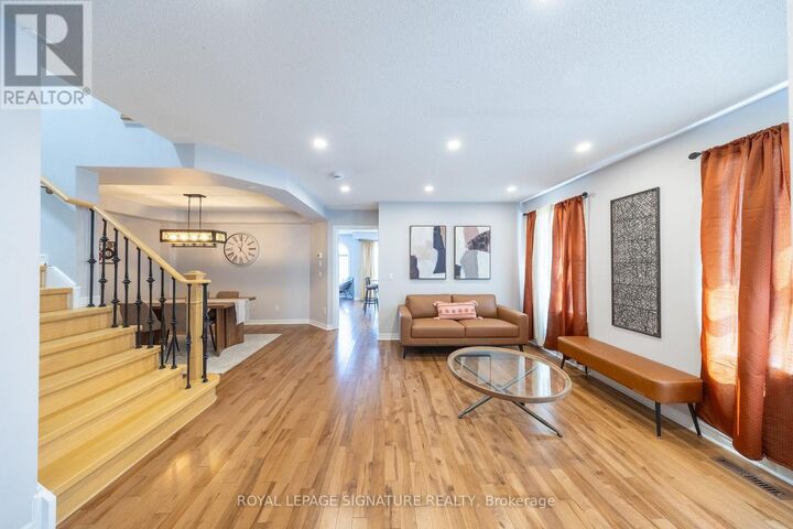Property Photo: 2299 Yorktown Circle ON L5M 5Y1