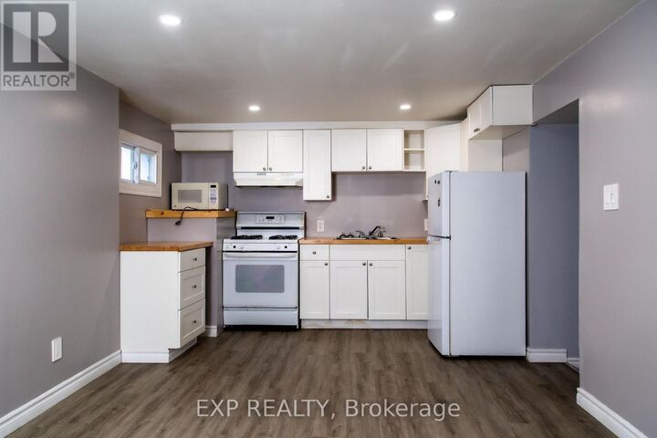 Property Photo:  106 South Street East Lower  ON N5H 1P8 