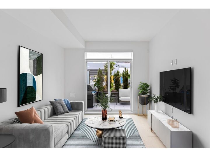 Property Photo: 30494 Cardinal Avenue 106 BC V2T 0M1