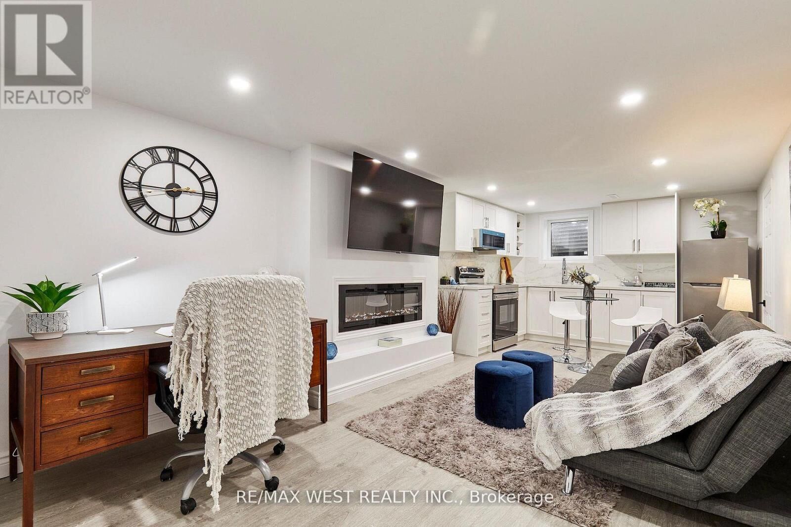 Property Photo:  67 Hobbs Drive Bsmt  ON L1C 3M2 