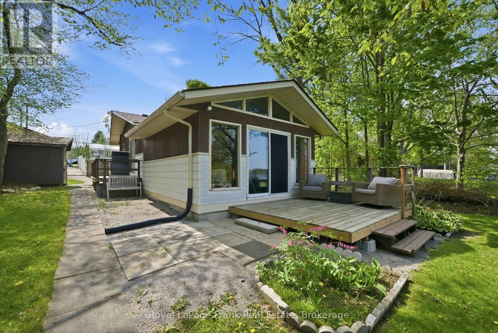 Property Photo:  54 Butternut Drive  ON K9V 4R1 