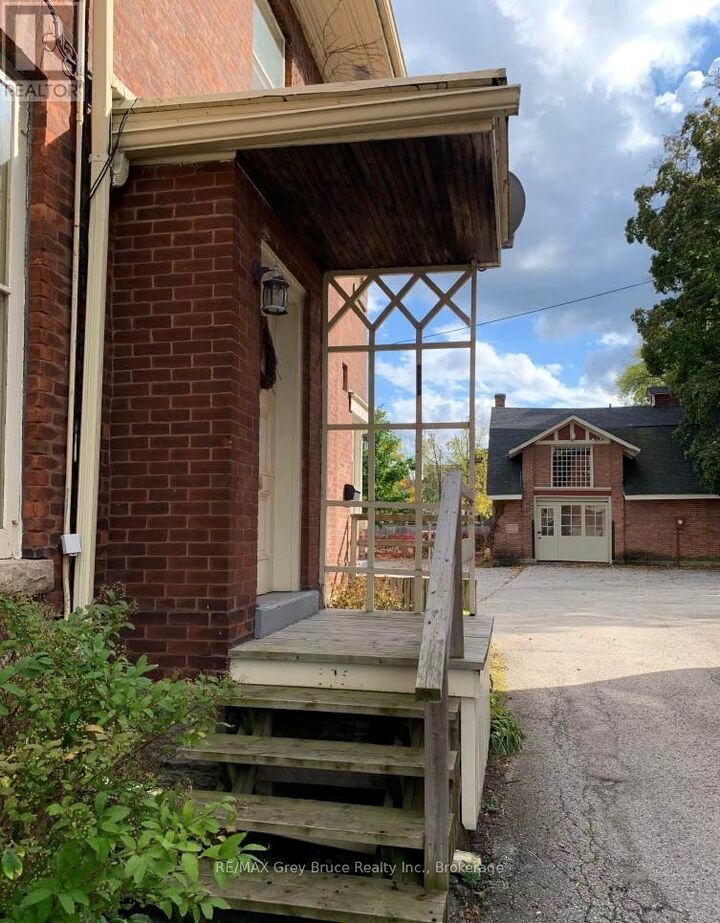 Property Photo: 235 10 Street West 2 ON N4K 3R2