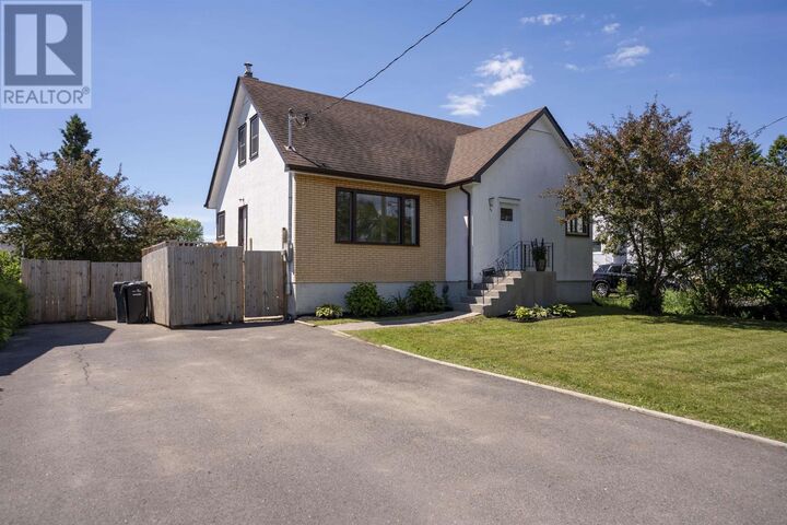 Property Photo:  79 Vera Ave  ON P7A 6T7 