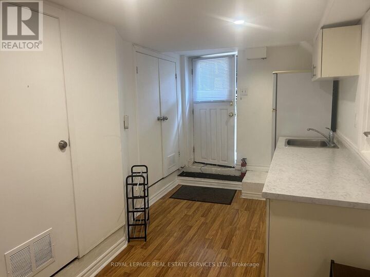 Property Photo:  23 Kings Park Boulevard L  ON M4J 2B7 
