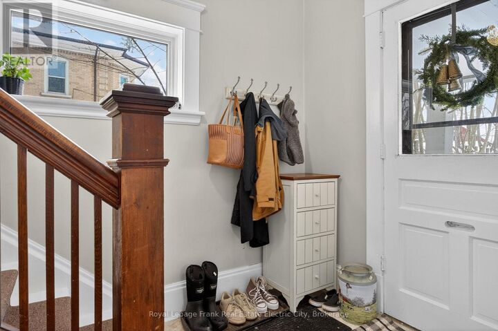 Property Photo:  647 Bethune Street  ON K9H 4A2 