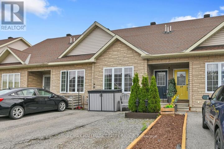 Property Photo: 17 Spicer Street ON K7C 4S3
