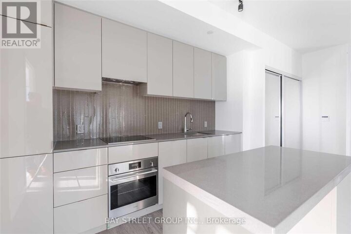 Property Photo:  7 Grenville Street 2911  ON M4Y 1A1 