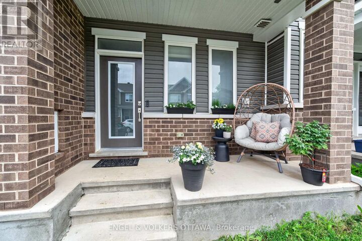 Property Photo:  33 Focality Crescent  ON K2J 6W7 