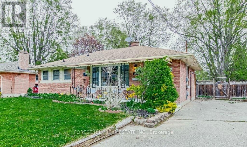 Property Photo: 292 Griffith Street ON N6K 2R6