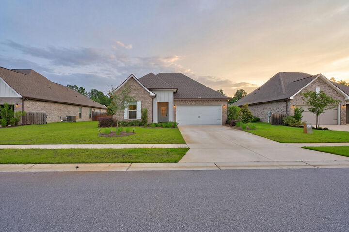 Property Photo: 75 E Apollo Avenue FL 32439