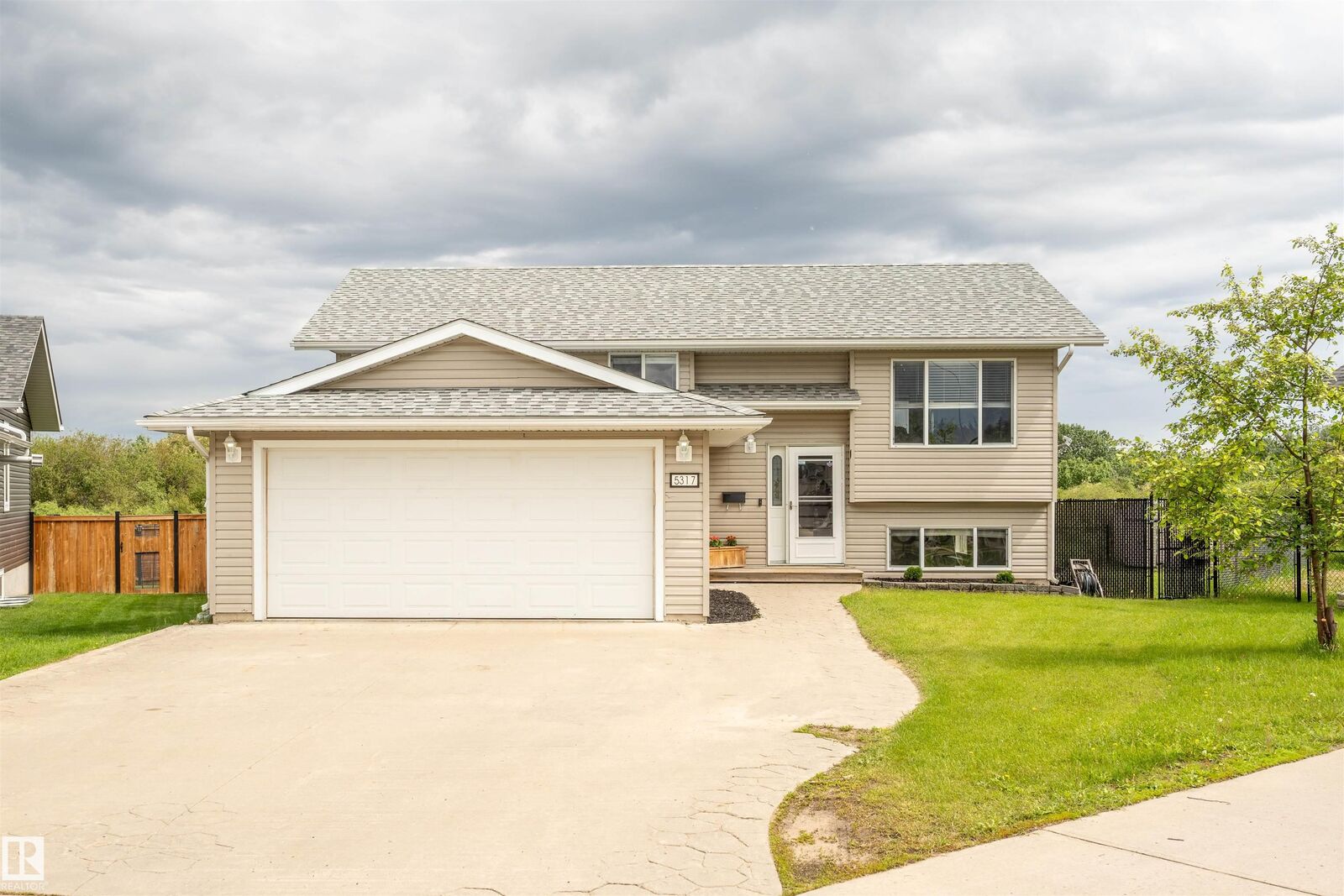 Property Photo:  5317 60 Street  AB T9M 1N8 