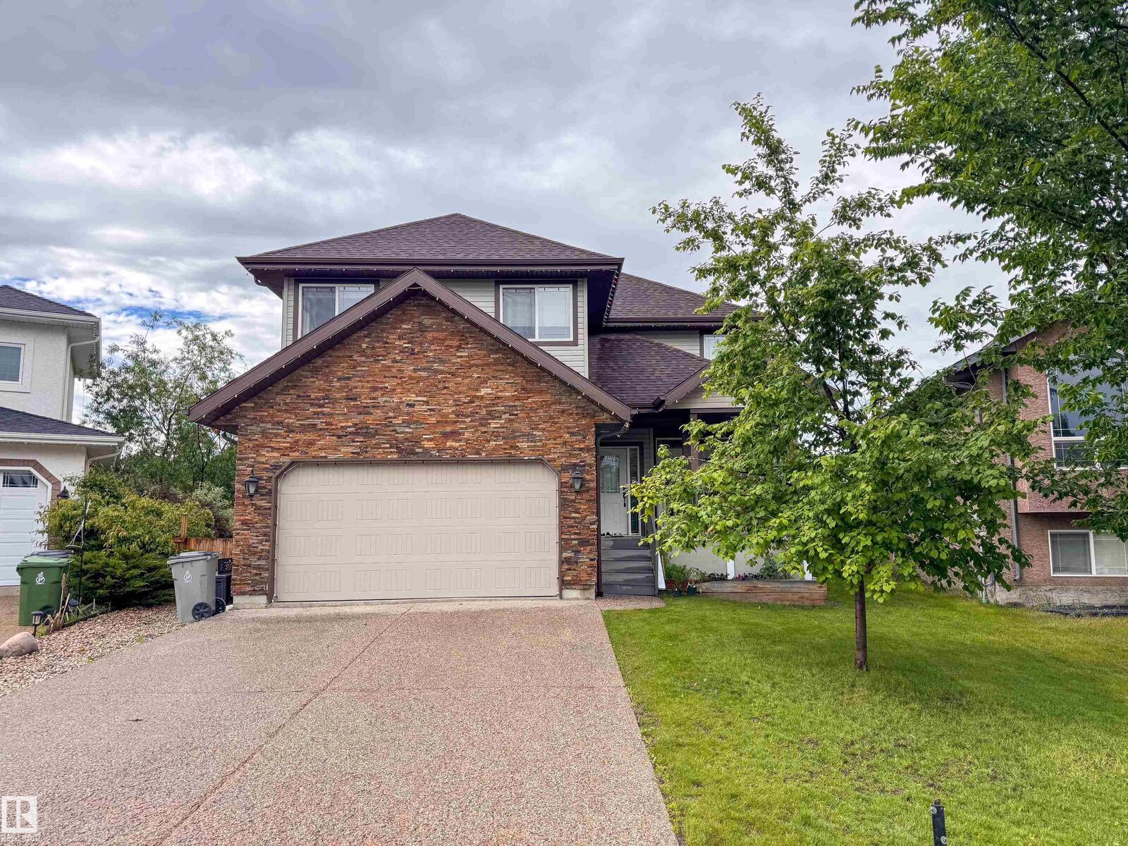Property Photo:  9720 102 Avenue  AB T8R 0C8 