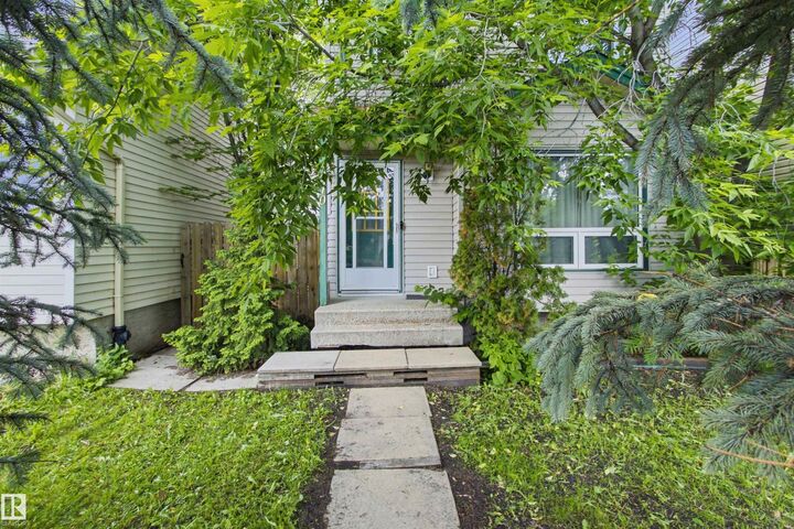 Property Photo:  3310 48 Street NW  AB T6L 4J1 