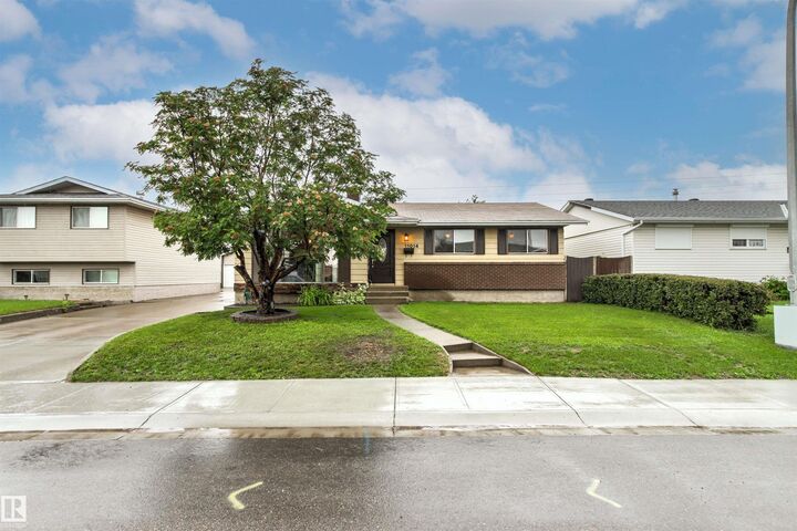 Property Photo: 11014 163A Avenue NW AB T5X 2A5