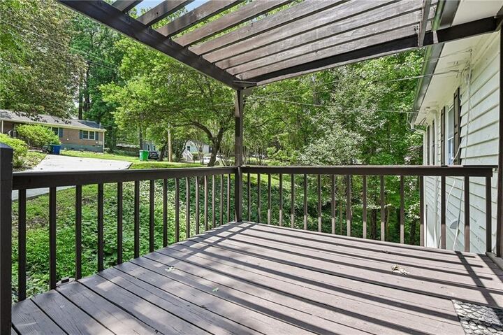 Property Photo: 2272 Vistamont Drive GA 30033