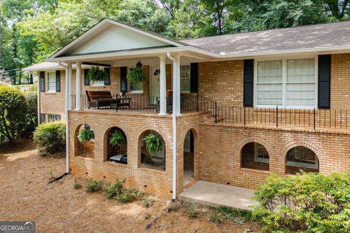 Property Photo:  530 Westview Drive  GA 30606 